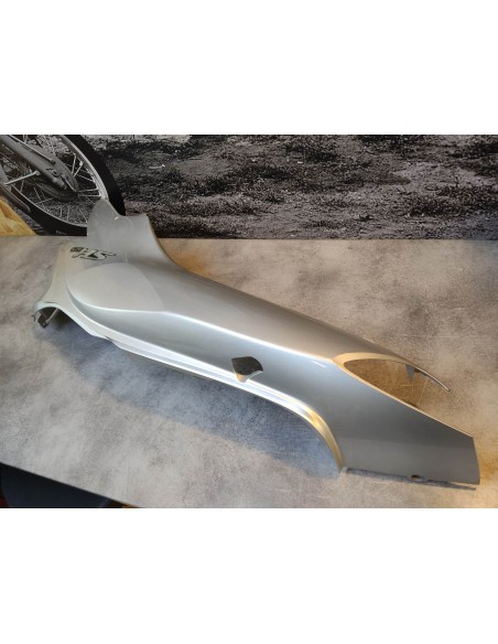 Carénage latéral droit gris (NH411M) SH125 2001-2004 HONDA 83450-KPR-900ZB
