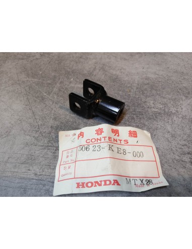 Support repose pied de VT250F 82 VF400 82/84 VT500E 83/85 HONDA 50623-KE8-000