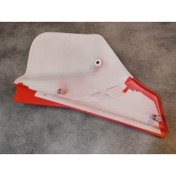 Cache latéral droit Honda CRM125R 92/93 – Réf. 83630-KAK-900ZA