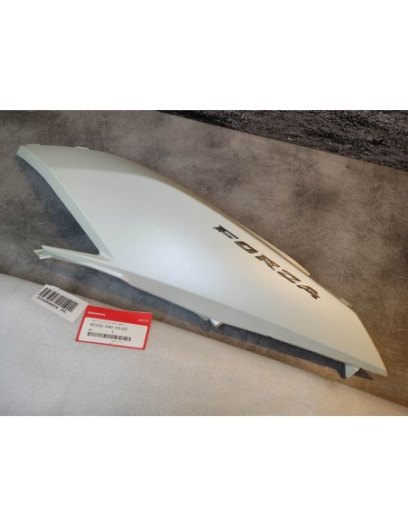 Carénage latéral coté gauche (NHB44P) FORZA 125 2015/16 HONDA 83300-K40-F01ZC