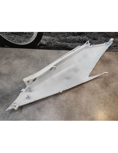 Carénage latéral coté gauche (NHB44P) FORZA 125 2015/16 HONDA 83300-K40-F01ZC
