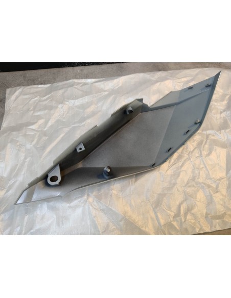 Cache latéral arrière droit gris (NHC47P) X-ADV 750 21-25 HONDA 77211-MKT-D00ZB