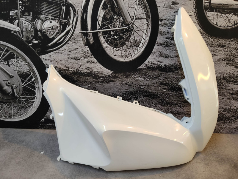 Carénage latéral avant droit blanc OCCASION PCX HONDA 64501-KWN-020OCC
