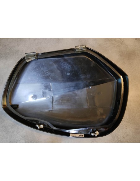 Couvercle sacoche gauche noire (NHA65P) NT700 V/VA 2006-10 HONDA 91330-MEW-920ZF