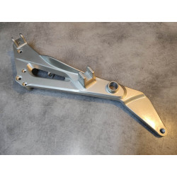 Platine repose pied coté droit NT650V 1998-2001 HONDA 50600-MBL-610
