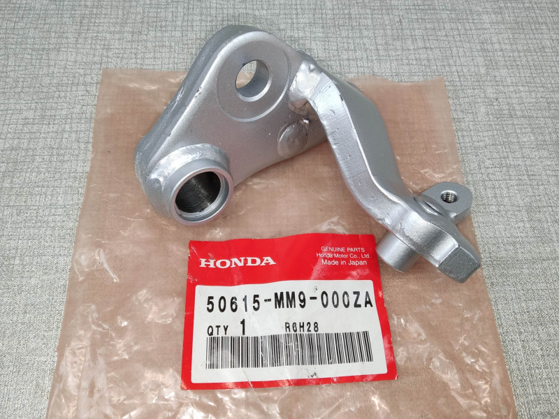 Support Repose-Pieds Droit Honda XL600V Transalp 1989 Neuf