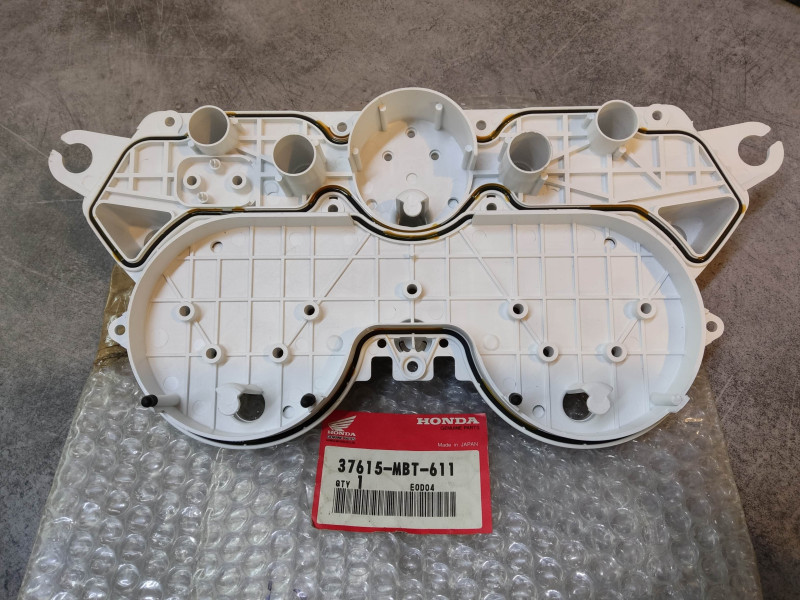 Boitier inférieur compteurs XL1000V VARADERO 1999-2002 HONDA 37615-MBT-611