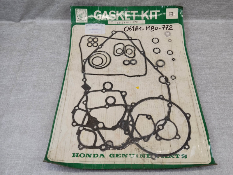 Pochette de joints bas moteur (B) de VF750C Magna 82-83 idem 061B1MB0S72