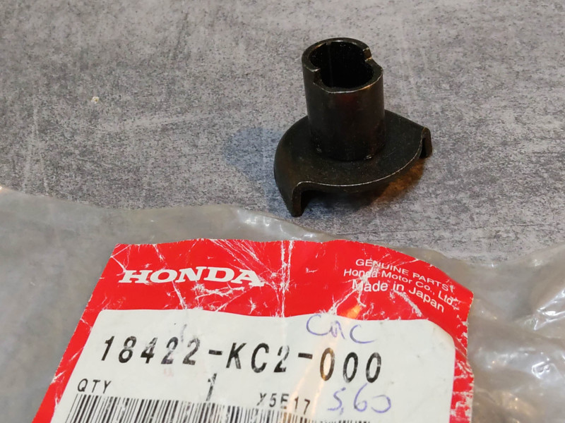 Collier montage pot echappement CM125C HONDA 18422-KC2-000