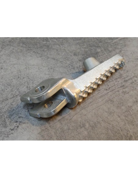 Bras de repose pied CBR 1000 RR/RA 2004-11 CB 125R 2018-20 HONDA 50665-MEL-000