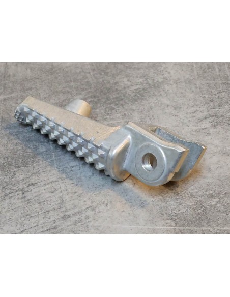 Bras de repose pied CBR 1000 RR/RA 2004-11 CB 125R 2018-20 HONDA 50665-MEL-000