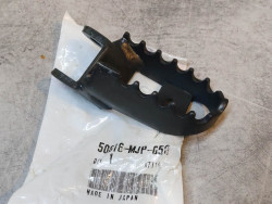 Repose pied coté droit CRF1000 2016/17 HONDA 50616-MJP-G50