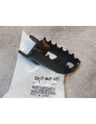 Repose pied coté droit CRF1000 2016/17 HONDA 50616-MJP-G50
