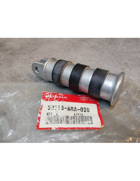 Barre de repose pieds Shadow VT1100C 01/07 VT750C 99/01 HONDA 50715-MBA-020