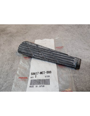 Caoutchouc de repose pied coté droit FJS400 FJS600 FSC600 HONDA 50617-MCT-000