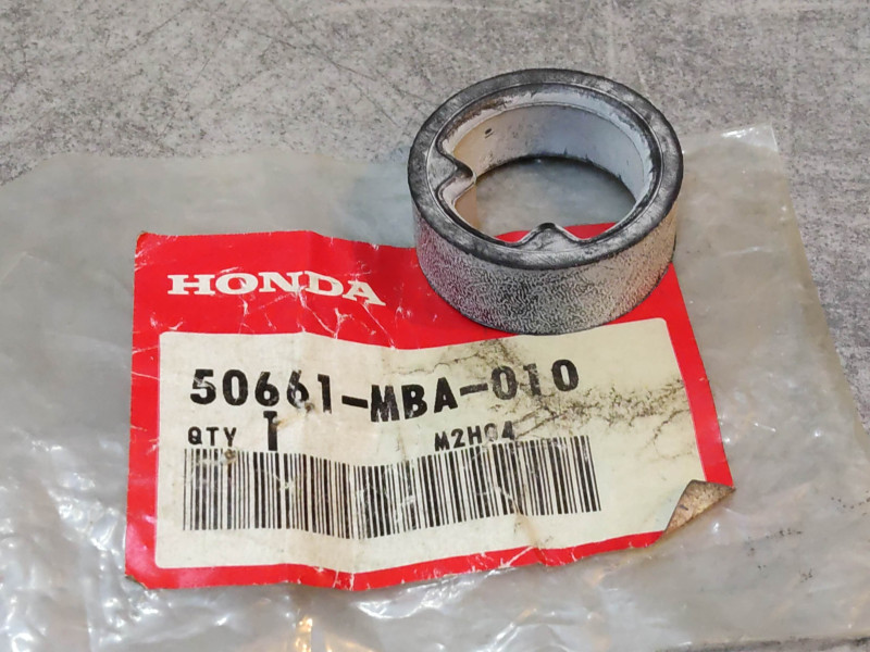 Caoutchouc de repose pieds VT1100C 00 VT750C 98/01 HONDA 50661-MBA-010