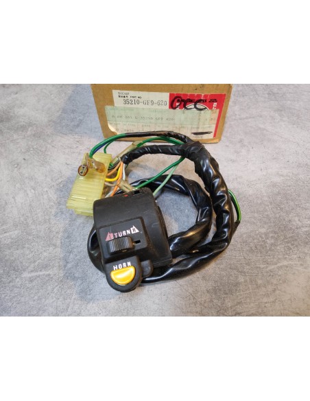 Commodo gauche complet coquille AR OCCASION MTX50A/AH/A2J HONDA 35210-GF9-620OCC