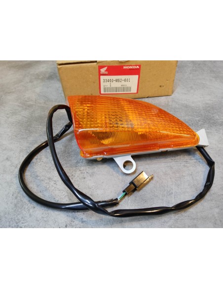 Clignotant avant droit de CBR1000F 1989-1992 HONDA 33400-MS2-601