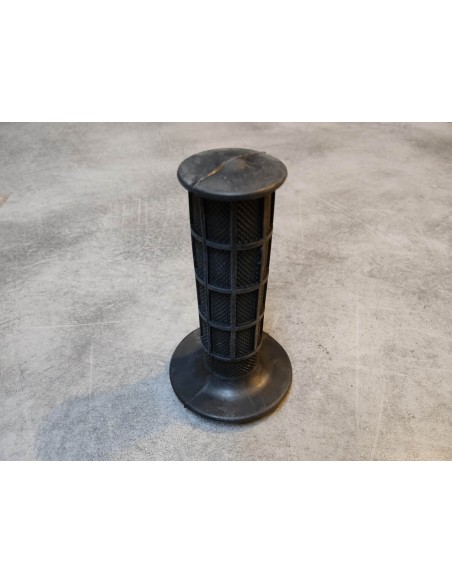 Poignée caoutchouc coté droit CR80-125-250-500 HONDA 53165-430-000