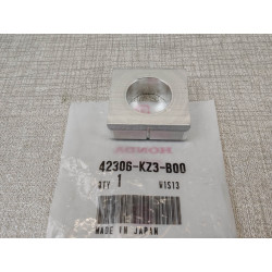 bague d'axe de roue arrière divers modèles HONDA 42306-KZ3-B00