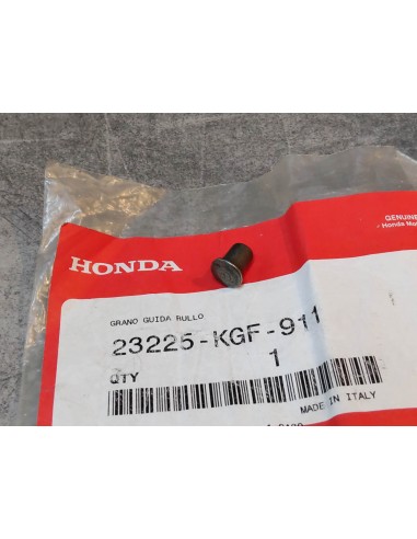 Axe guide rouleau SH125 R/S SH150 D/S FES125 A/B FES150 HONDA 23225-KGF-911