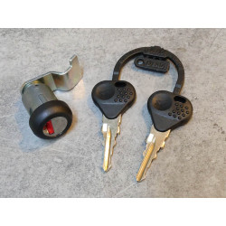 Serrure de vide poches HONDA FES125  SES125 NES125 64210-KEY-900