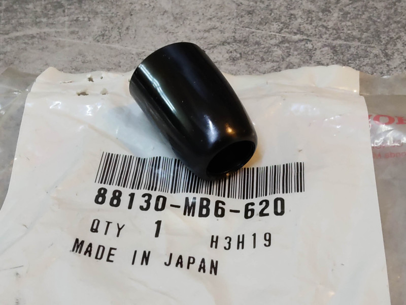 Caoutchouc cache embase rétroviseur VF1000 XL1000 CB900 HONDA 88130-MB6-620