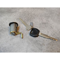 Serrure de selle CBR900RR 2000/2001 HONDA 77225-MCJ-000