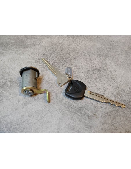 Serrure de selle CBR900RR 2000/2001 HONDA 77225-MCJ-000