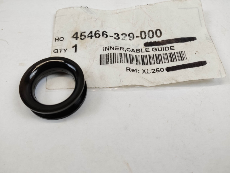 passe cable divers HONDA ex: XL250 CR125M à M4 CR250 45466-329-000