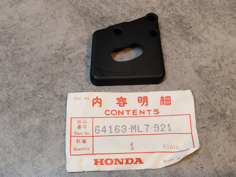 Cache de butée coté droit VFR750F 1988 HONDA 64163-ML7-921