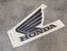Sticker reservoir coté gauche HONDA CB900F 2004-2007 HONDA 17571-MCZ-D10ZB
