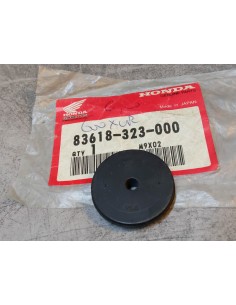 Silentbloc dans bac batterie XL125S CB350/400 CB500F CX650E HONDA 83618-323-000