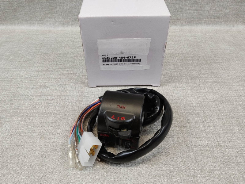 Commodo gauche Honda CB750 K7 CB550 K3 - Réf. 35200-404-672P