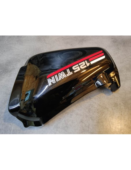 Cache latéral coté droit noir CB125 TWIN HONDA 83540-424-305ZA