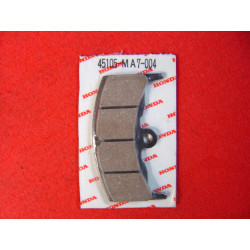 UNE Plaquette de frein CBX550 F/F2 HONDA 45105-MA7-004