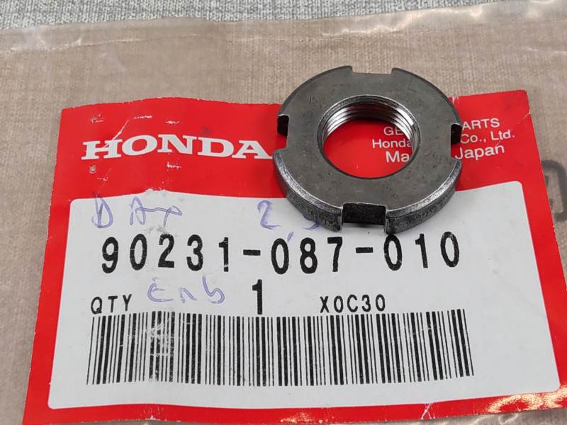 Ecrou à créneaux d'embrayage C50 C70 ST50 ST70 ATC70 XR50 HONDA 90231-087-010