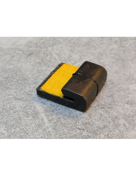 Caoutchouc de reservoir coté droit NSR125 R/F 1993-2001 HONDA 17513-KBS-900