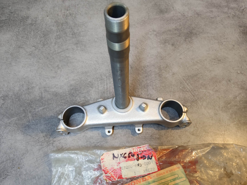 Té de fourche NX500 1988-92 NX650 1988-92 HONDA 53200-MN9-000