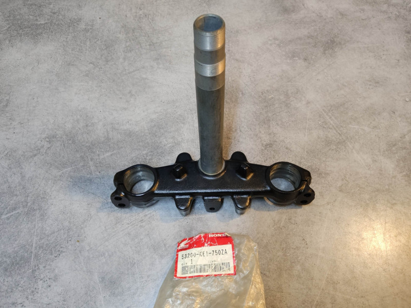 Té de fourche inférieur de MTX125 1985/87 MTX200 1985 HONDA 53200-KE1-750ZA