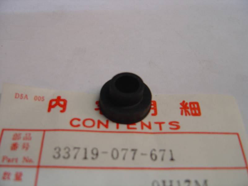 Silentbloc montage feu AR CB350 CB 750 Four HONDA 33719-077-671
