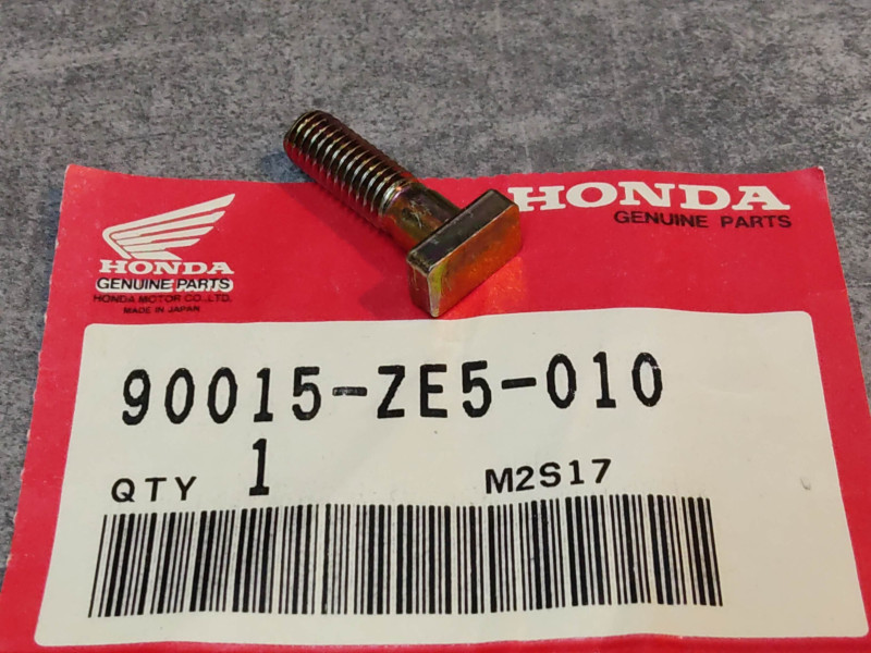 Boulon bras de régulateur HONDA 90015-ZE5-010