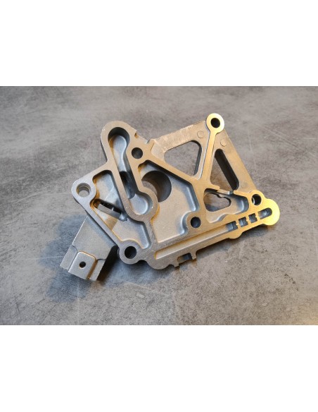 Corps de passage d'huile de CB750KZ/LZ/KA/KB CB750CA/CB/CC HONDA 15311-425-305