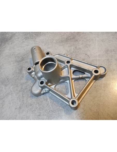Corps de passage d'huile de CB750KZ/LZ/KA/KB CB750CA/CB/CC HONDA 15311-425-305