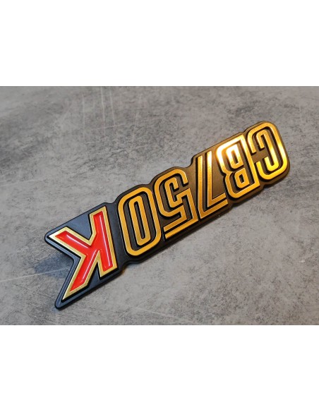 Logo de cache latéral pour CB750KZ coté gauche ou droit HONDA 87127-425-670
