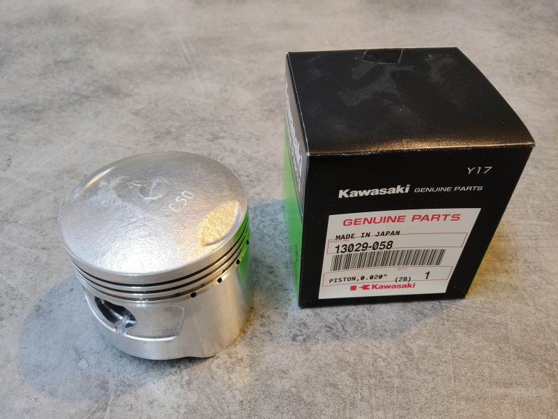 Piston origine KAWASAKI Z1 Z900A4 13029-058 N.O.S +0.50