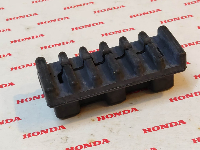 Caoutchouc B reservoir GL1100 GOLDWING HONDA 17615-463-000