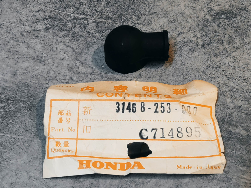 Capuchon borne de batterie CA160 CB72 CB77 CB92 CB450 K1/K2 HONDA 31468-253-000