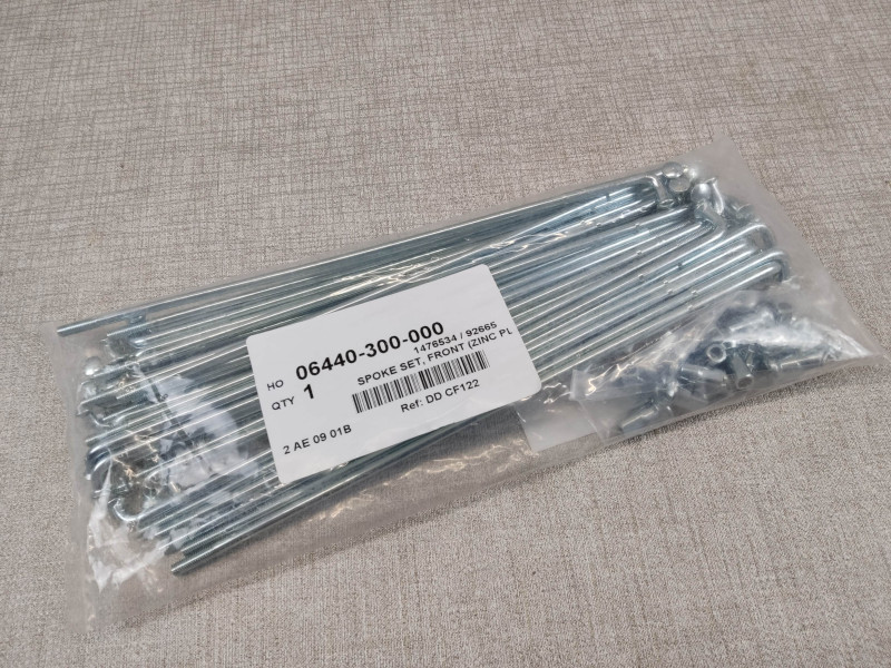 Jeu de rayons complet en acier zingué avec écrous HONDA 06440-300-000