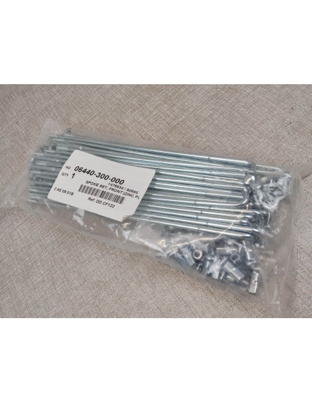 Jeu de rayons complet en acier zingué avec écrous HONDA 06440-300-000